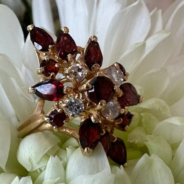 Rings ONeills Estate Jewelry 14 Karat Yellow Gold Garnet Ring 20002144