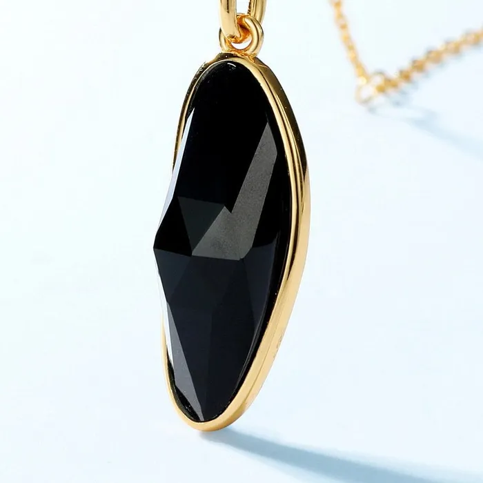 Necklaces PENFINE Irregular black agate pendant clavicle chain unique yellow gold black onyx pendant necklace vintage necklace for women Necklaces PENFINE Irregular black agate pendant clavicle chain unique yellow gold black onyx pendant necklace vintage necklace for women