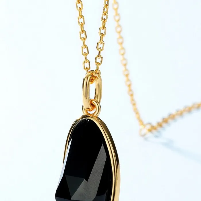 Necklaces PENFINE Irregular black agate pendant clavicle chain unique yellow gold black onyx pendant necklace vintage necklace for women Necklaces PENFINE Irregular black agate pendant clavicle chain unique yellow gold black onyx pendant necklace vintage necklace for women