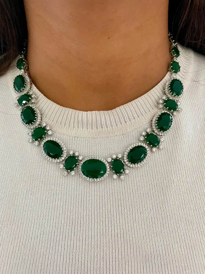 Necklaces PRERTO ECOMMERCE PRIVATE LIMITED Emerald Oval Diamond Detail Line Necklace Set Necklaces PRERTO ECOMMERCE PRIVATE LIMITED Emerald Oval Diamond Detail Line Necklace Set