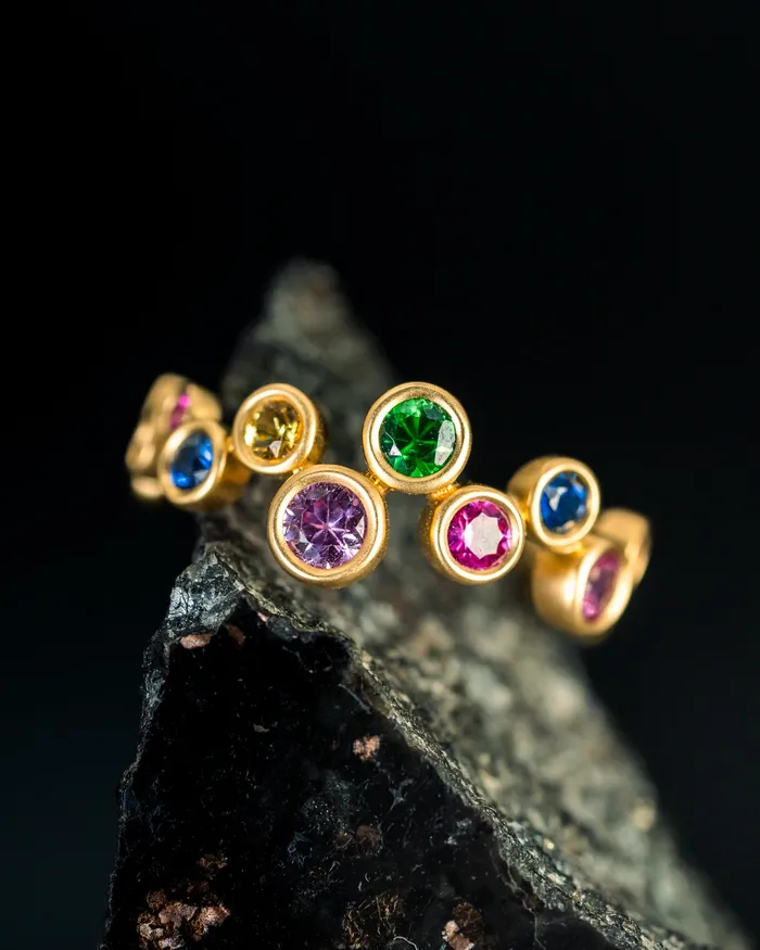 18k Yellow Gold Bezel Set Multicolored Sapphire Ring The Wooden Jewel Rings