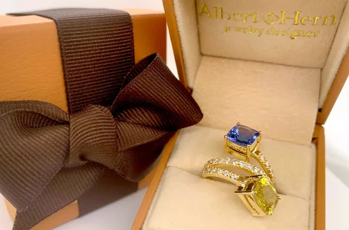 Albert Hern Rings Ring 18kt Gold You and Me Tanzanite Sapphire Diamonds
