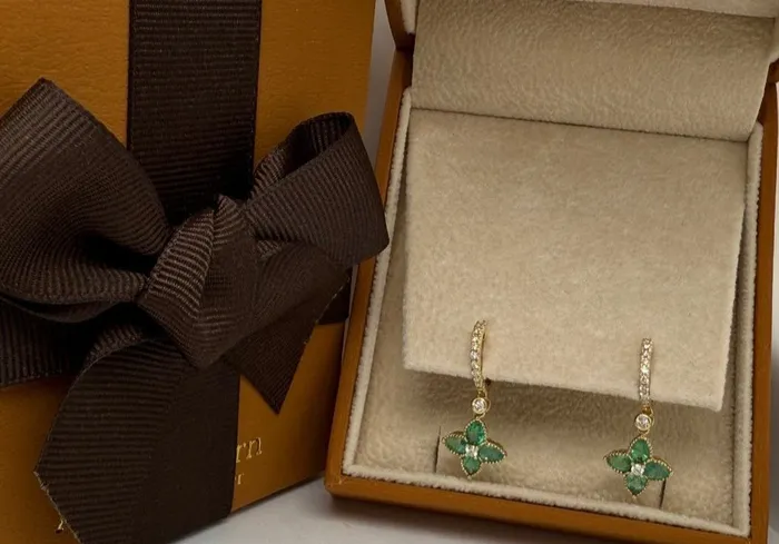 Earrings Albert Hern Earrings 18kt Gold Huggies Emeralds Diamonds Earrings Albert Hern Earrings 18kt Gold Huggies Emeralds Diamonds