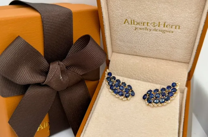 Earrings Albert Hern Earrings Wings 14kt Yellow Gold Diamonds and Sapphires