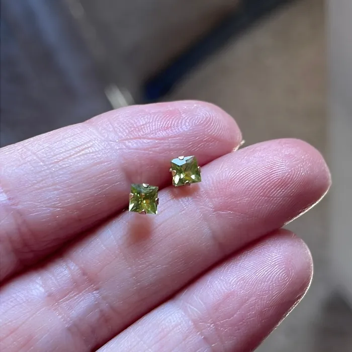 Love Vintage Paris Earrings Peridot Earrings 10k Gold Vintage