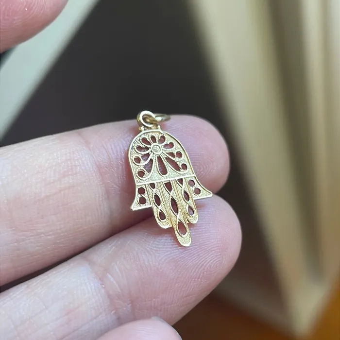 PreStyled Sets Vintage Paris Jewelry Filigree Hamsa Pendant 14k Gold Vintage PreStyled Sets Vintage Paris Jewelry Filigree Hamsa Pendant 14k Gold Vintage