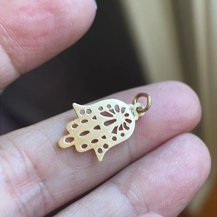 PreStyled Sets Vintage Paris Jewelry Filigree Hamsa Pendant 14k Gold Vintage PreStyled Sets Vintage Paris Jewelry Filigree Hamsa Pendant 14k Gold Vintage