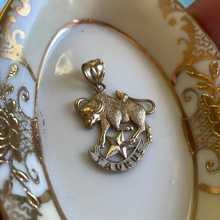 PreStyled Sets Vintage Paris Jewelry Taurus Pendant 10k Gold Vintage PreStyled Sets Vintage Paris Jewelry Taurus Pendant 10k Gold Vintage