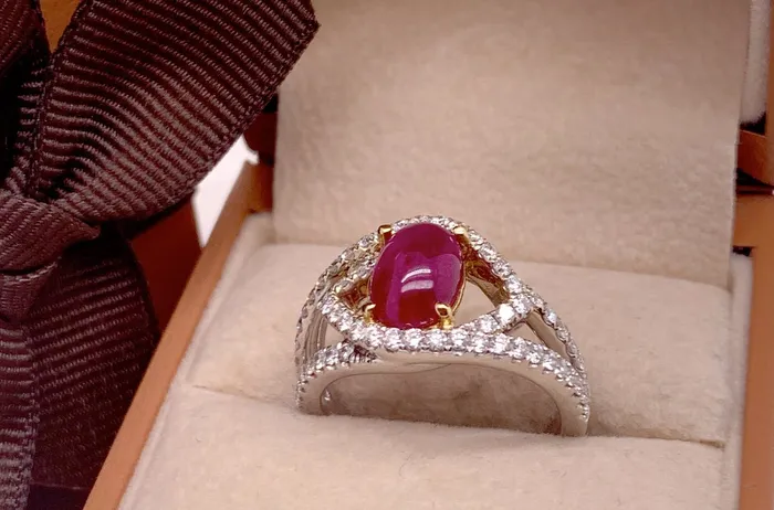 Ring 18kt White Gold Ruby Cabochon Diamonds Albert Hern Rings
