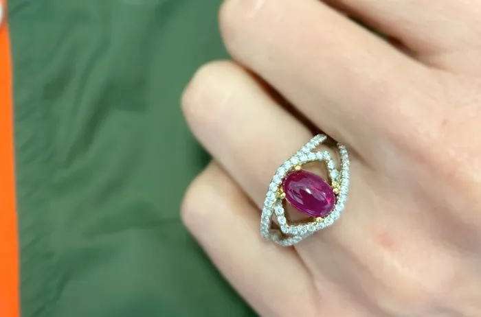 Ring 18kt White Gold Ruby Cabochon Diamonds Albert Hern Rings