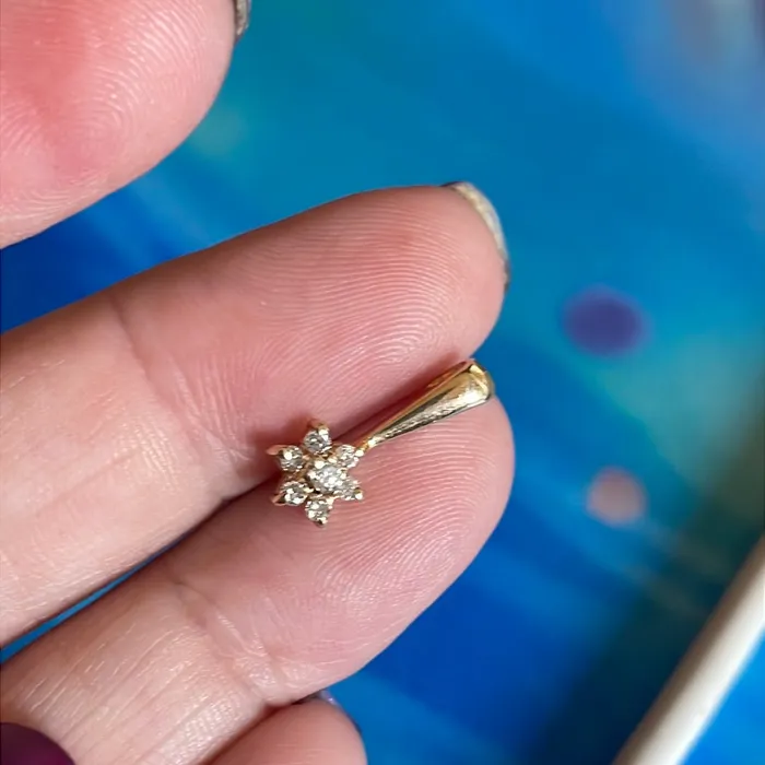 Vintage Paris Jewelry Necklaces Diamond Flower Pendant 14k Gold Vintage Vintage Paris Jewelry Necklaces Diamond Flower Pendant 14k Gold Vintage