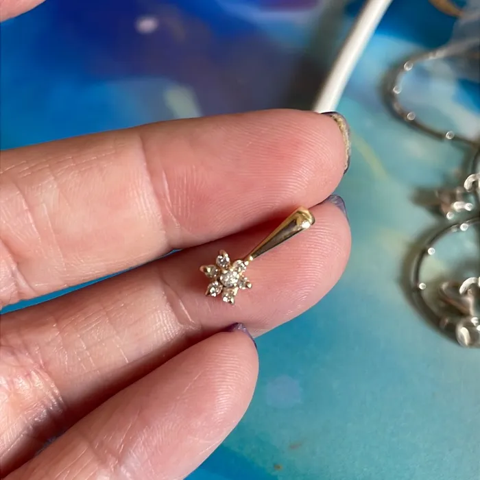 Vintage Paris Jewelry Necklaces Diamond Flower Pendant 14k Gold Vintage Vintage Paris Jewelry Necklaces Diamond Flower Pendant 14k Gold Vintage