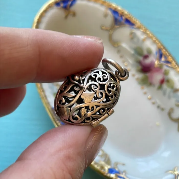 Vintage Paris Jewelry Rings Filigree Locket Sterling Silver Vintage Vintage Paris Jewelry Rings Filigree Locket Sterling Silver Vintage