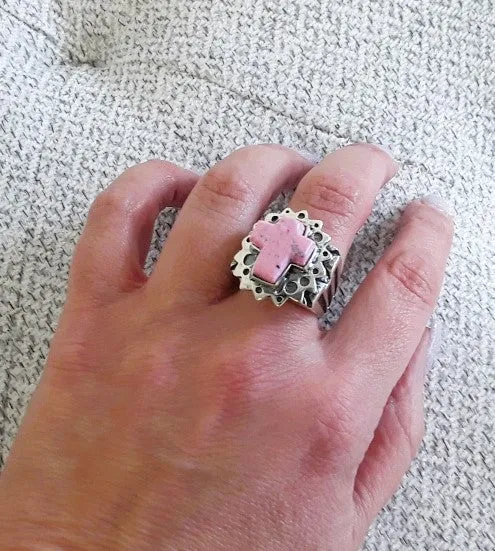 Rings Dian Malouf rs8511 Starburst cross ring with craters and handcut stone